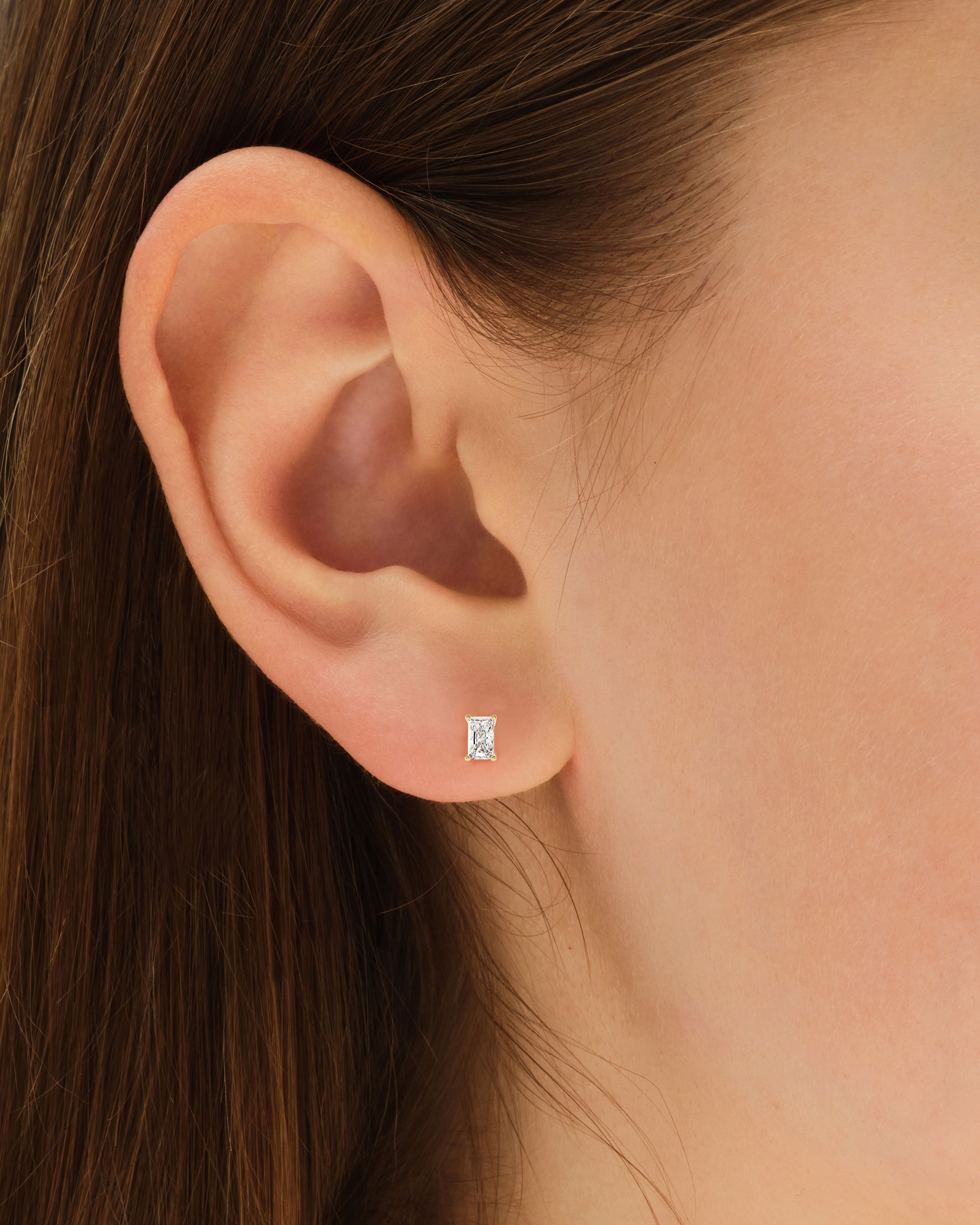 Radiant Cut Stud Earrings (0.25 ct tw)