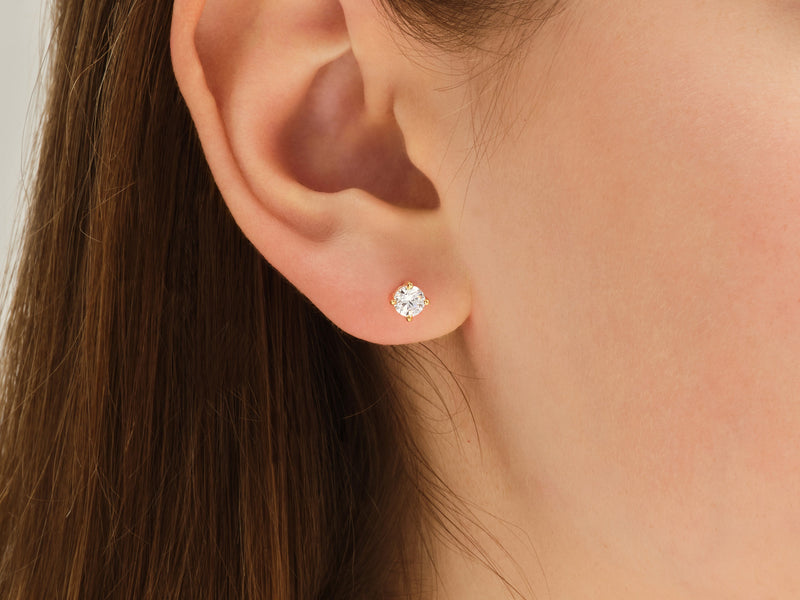 Round Cut Stud Earrings (0.75 ct tw)