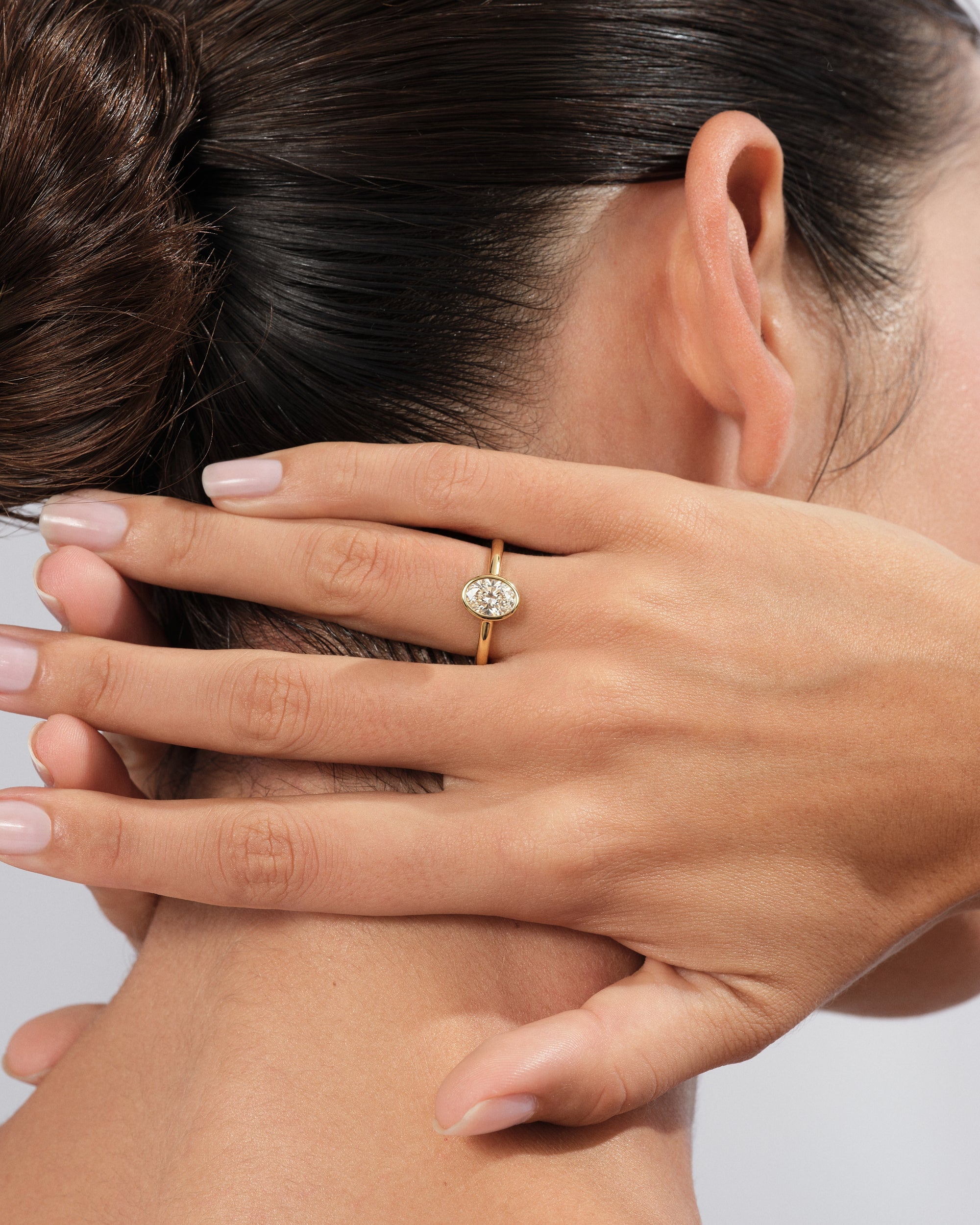 Bezel Oval Moissanite Engagement Ring (1.00 CT)