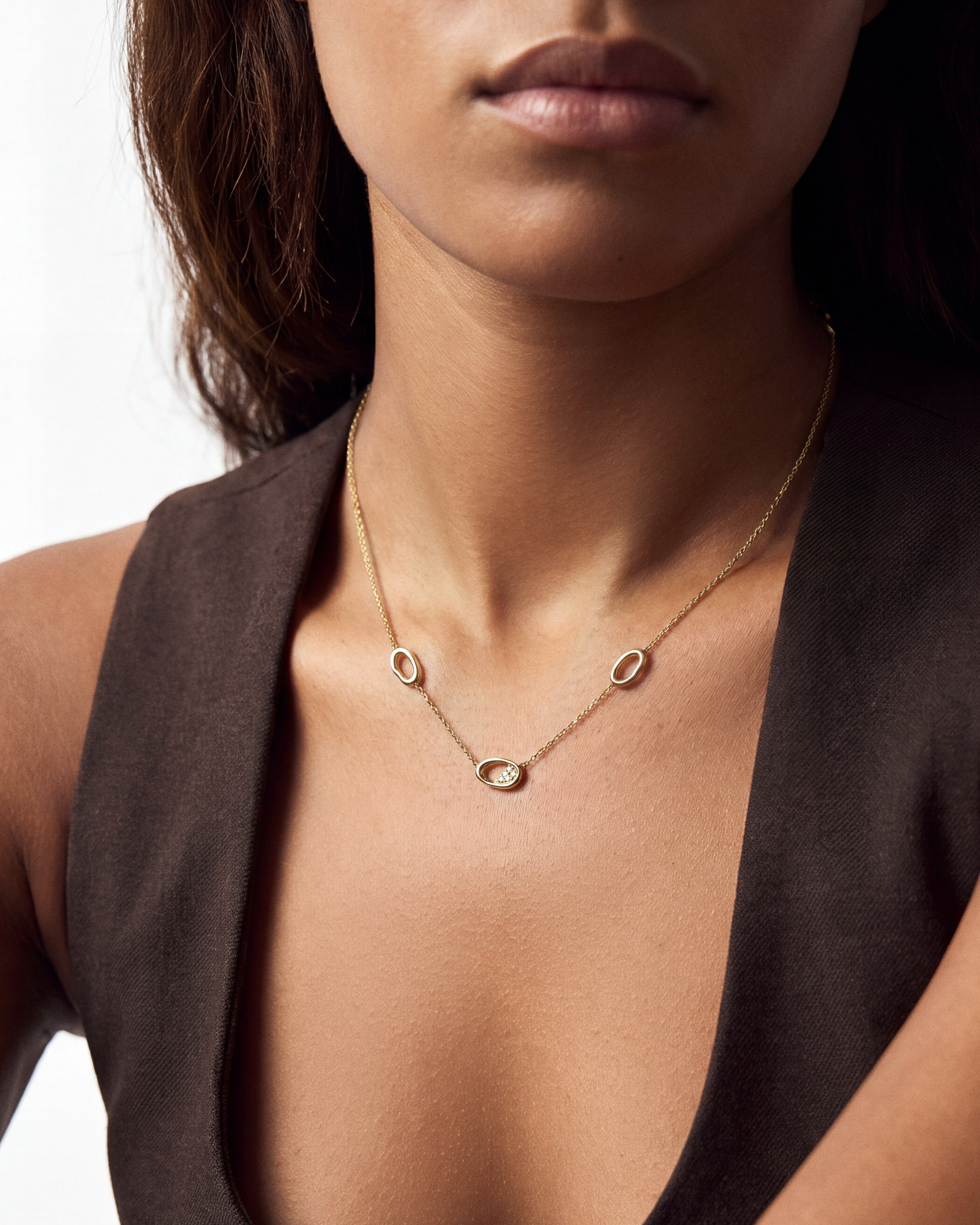 Fluid Oval Station Necklace