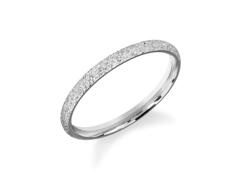 Sparkling diamond band ring for jewelry lovers